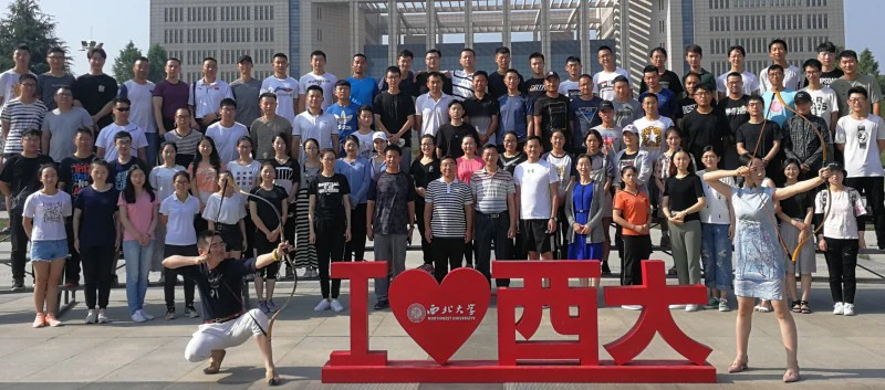 退役球员如何继续发展篮球技能_0